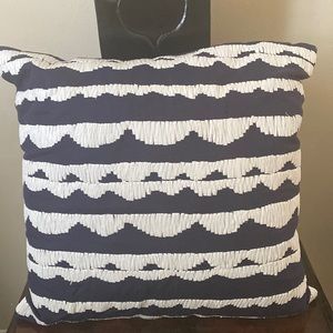 Just do blue and white Kate Spade throw pillow ❤️